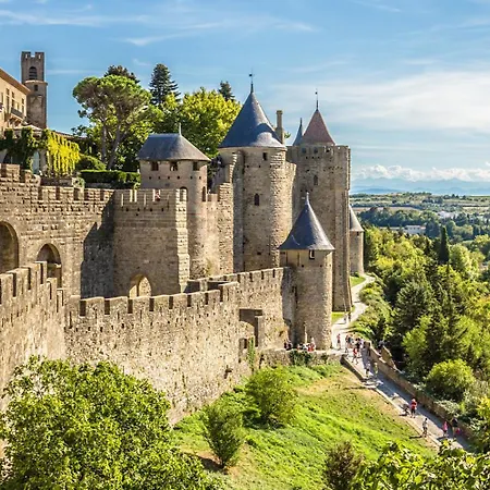 Avec Terrasse Et Clim Proche Centre Carcassonne