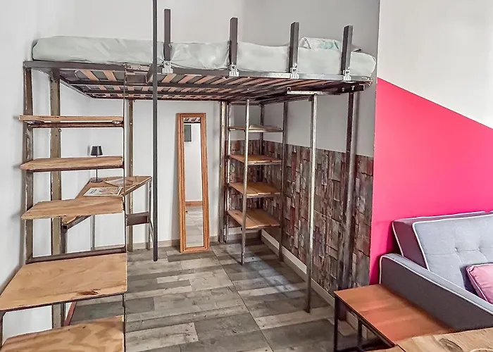 Studio Avec Terrasse Et Clim Proche Centre Daire *